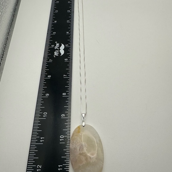 Oval Flower Agate Pendant Necklace - Picture 8 of 12